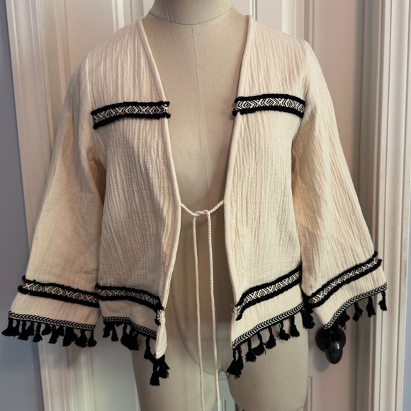 Zara Cream and Black Blazer with Tassel Details - Picture 2 of 8